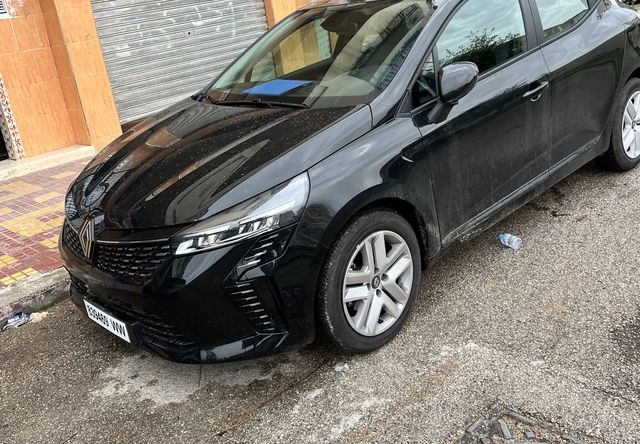 Renault Clio noire de Rent Car Ami23